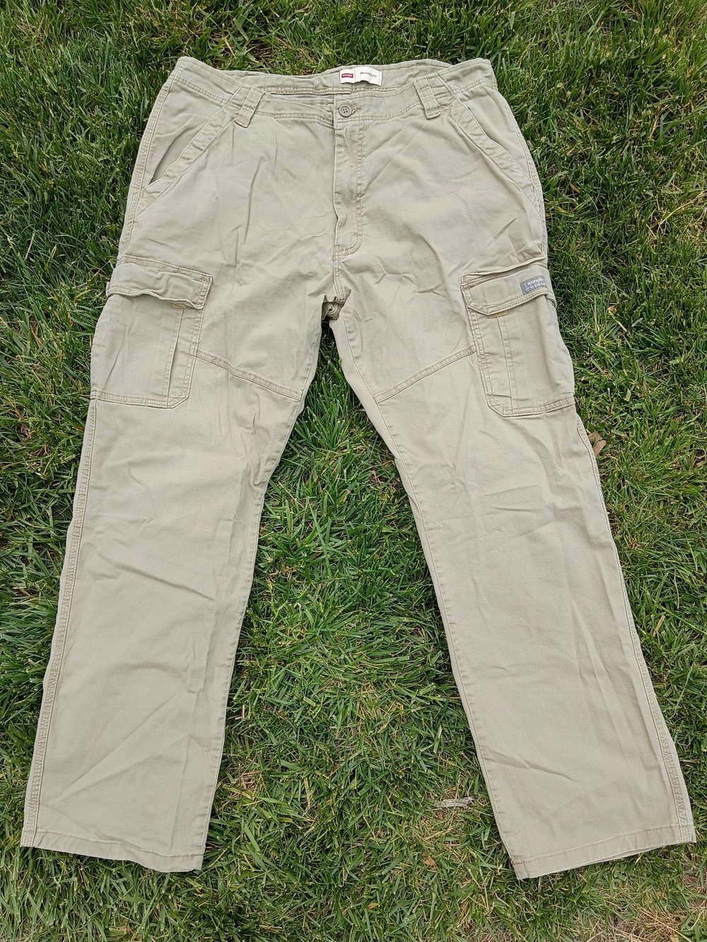 Wrangler Relaxed Fit Cargo Pants 36x32 - Khaki Tan Multi-Pocket Work Utility
